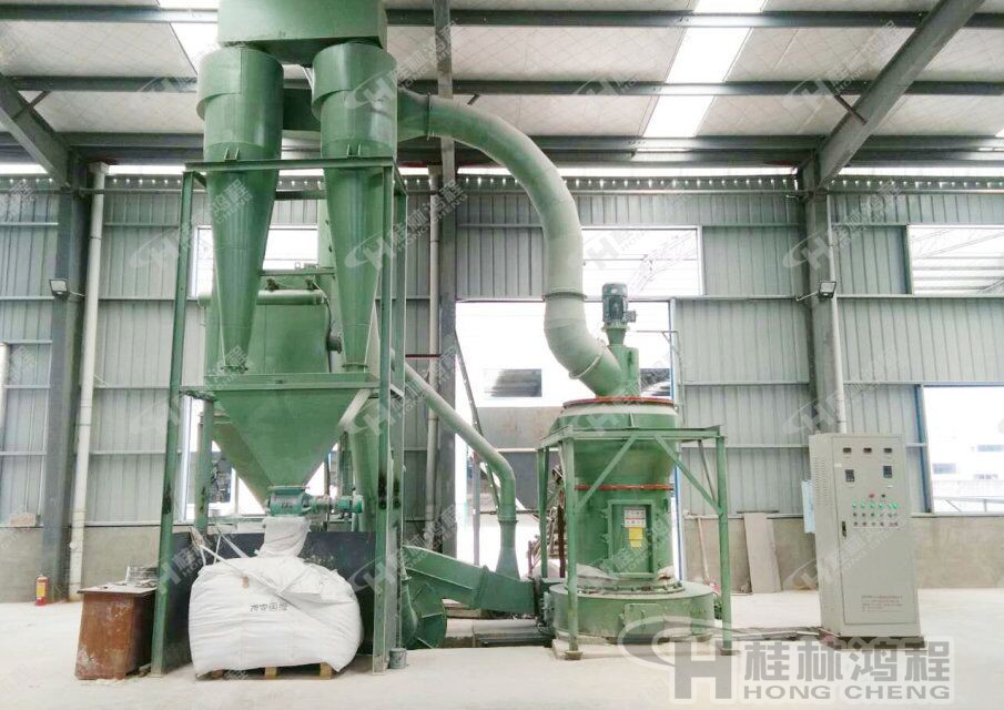 桂林鸿程杂卤石雷蒙磨粉机，杂卤石磨机，杂卤石磨粉机-HC系列纵摆式磨粉机环保设备