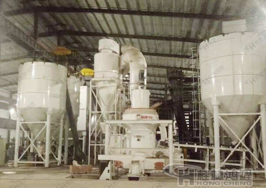 325目叶蜡石雷蒙磨粉机HC1700摆式磨粉机生产线现场