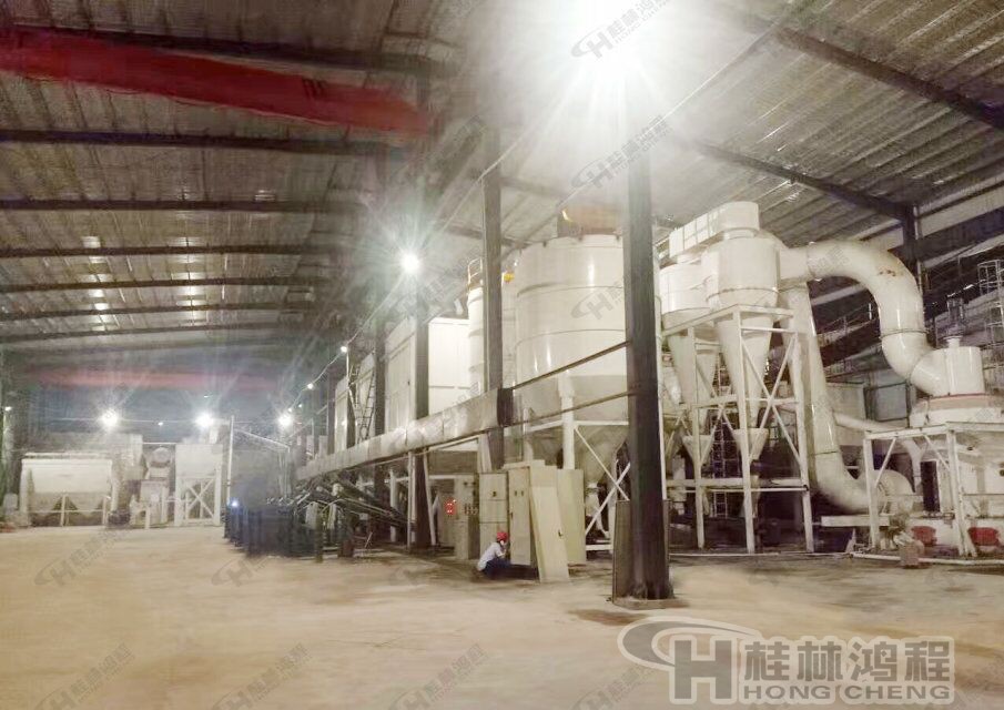 重晶石雷蒙磨粉机HC1700摆式磨粉机