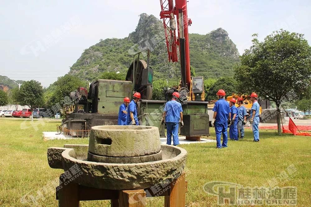 桂林鸿程磨粉机生产设备1-01落地车床光荣退休 桂林鸿程磨粉机设备1-01落地车床光荣退休