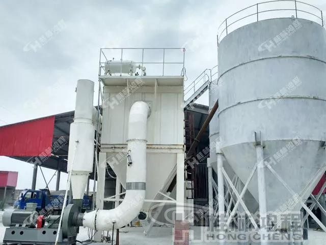 350目碳酸钙生产设备碳酸钙磨粉机现场 350目碳酸钙生产设备碳酸钙磨粉机现场