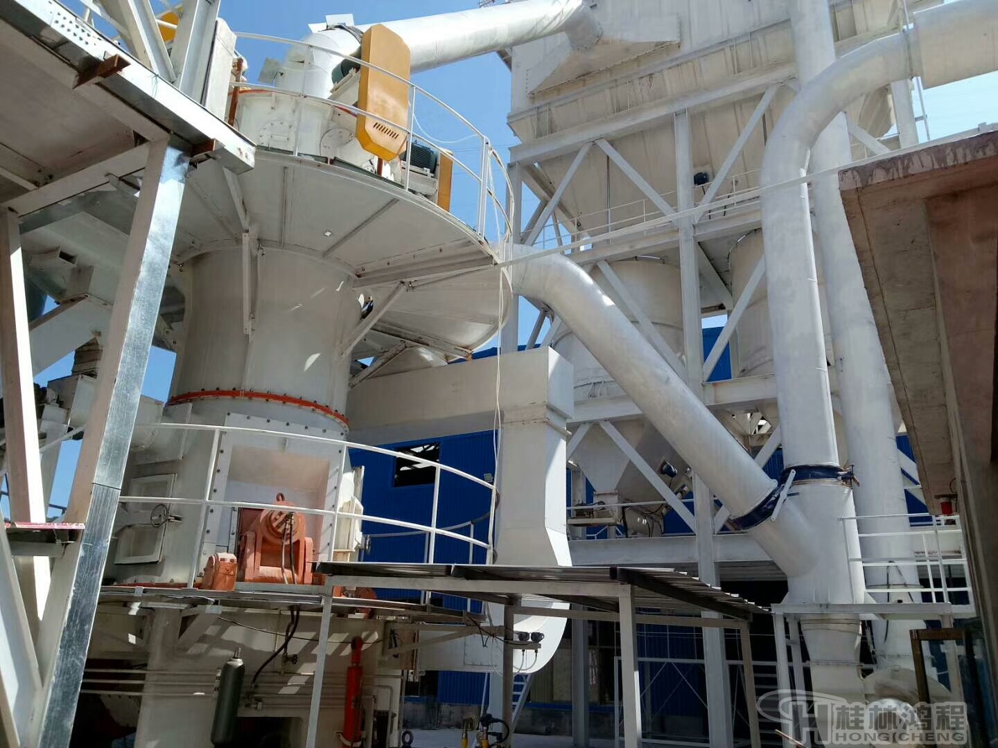 玄武岩超细微粉磨 超细粉多头磨机设备 HLMX超细立磨机型号 玄武岩超细微粉磨 超细粉多头磨机设备 HLMX超细立磨机型号