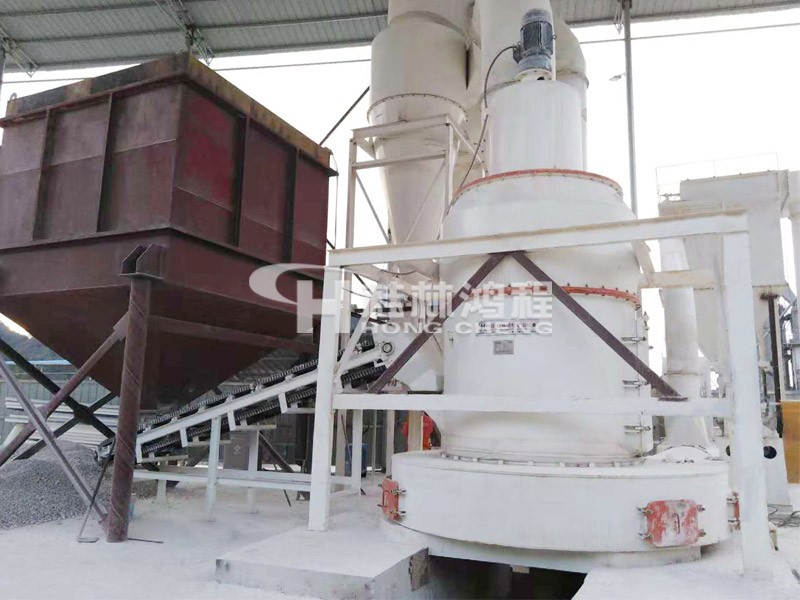 鸿程矿山机械的大型石粉磨机 150目大型石粉磨机 HC1900摆式磨粉机贵州客户