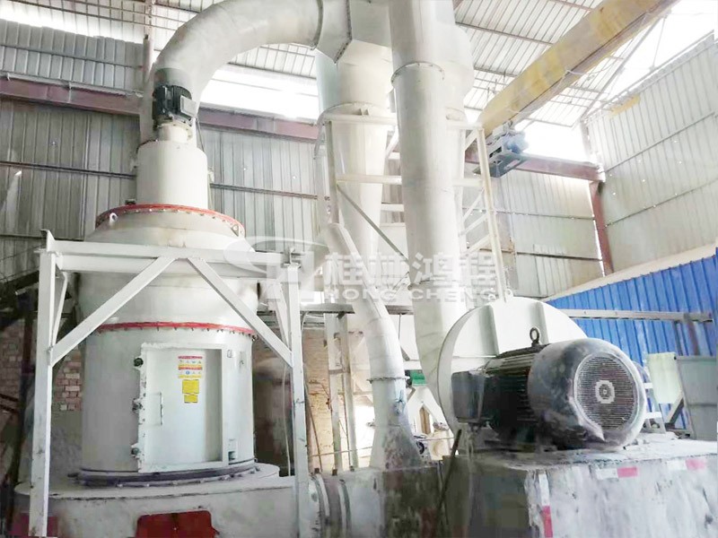 桂林鸿程优惠新型雷蒙磨粉机HCQ1500磨粉机 桂林鸿程优惠新型雷蒙磨粉机HCQ1500磨粉机新疆现场