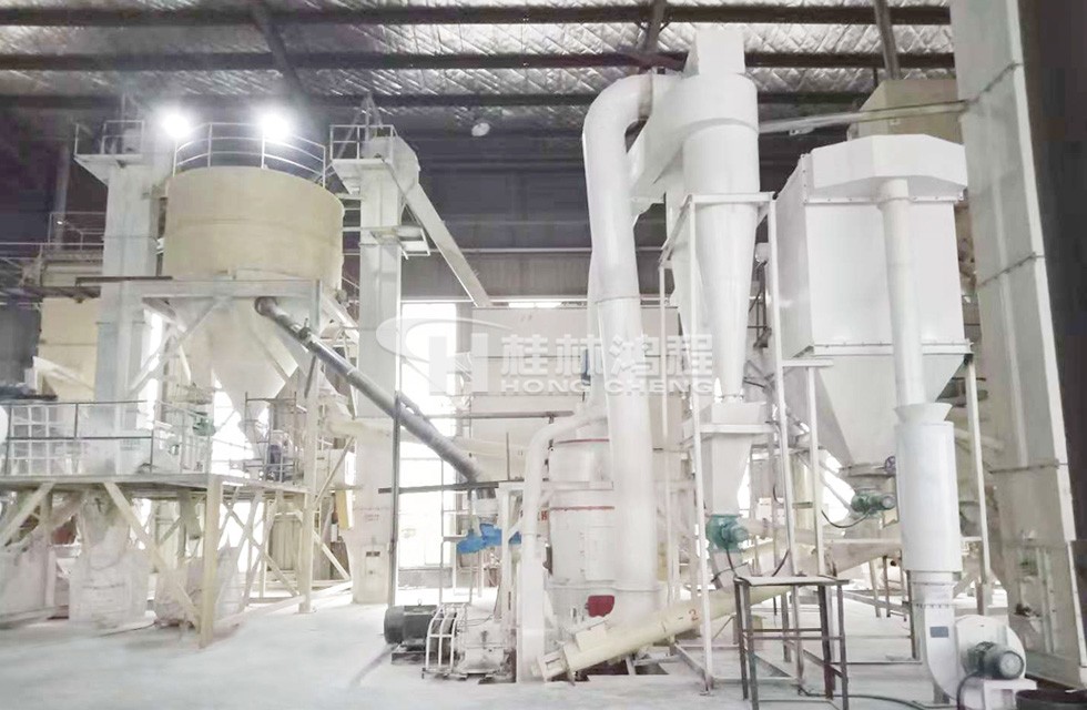 桂林鸿程氧化钙磨粉设备325目时产4吨江苏雷蒙磨粉机生产线客户现场图 桂林鸿程氧化钙磨粉设备325目时产4吨江苏雷蒙磨粉机生产线客户现场图