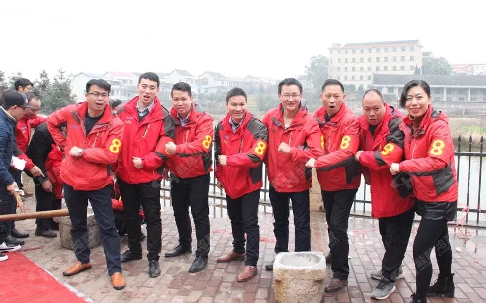 祝贺磨粉机厂家桂林鸿程第四届户外拓展圆满结束 祝贺磨粉机厂家桂林鸿程第四届户外拓展圆满结束