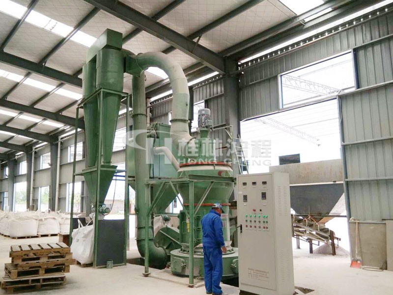 桂林鸿程r型雷蒙磨鸿程高压悬辊磨粉机的价格 桂林鸿程r型雷蒙磨鸿程高压悬辊磨粉机的价格