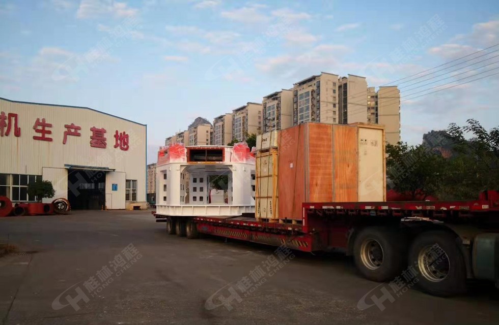 HLMX1700超细立磨装车完毕 等待发货员指令出发