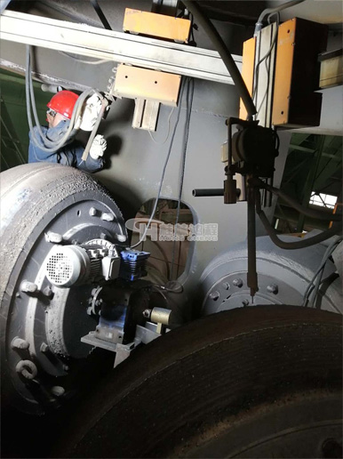 煤粉立式辊磨机在线堆焊设备