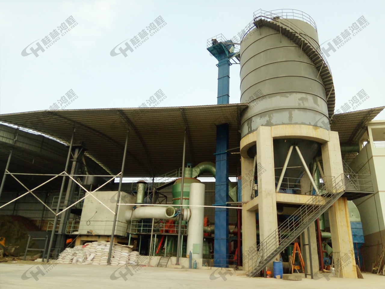 脱硫石膏粉生产线设备HLM26立磨