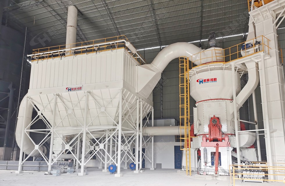 hlm2600石灰石原料立磨 产石粉325目D90 41吨/时 设备地点：广西柳州
