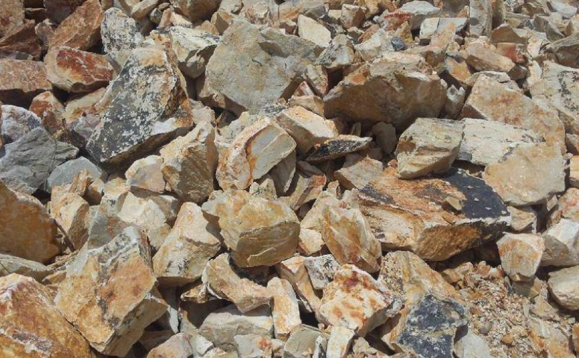 耐火材料原料有哪些？耐材专用磨粉机告诉你